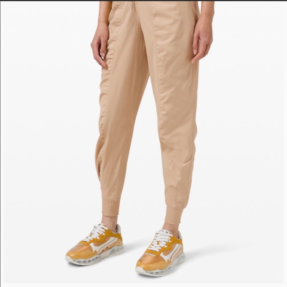 NWT Lululemon dance studio joggers